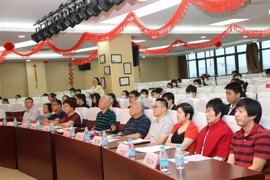 金价微跌,分析师:短期前景已经转为看跌